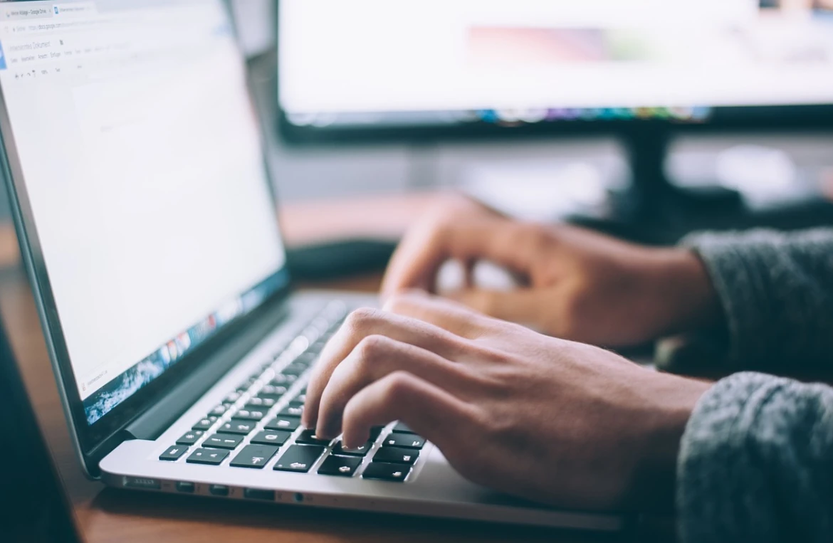 5 Best Apps and Software for Your Sober Living House