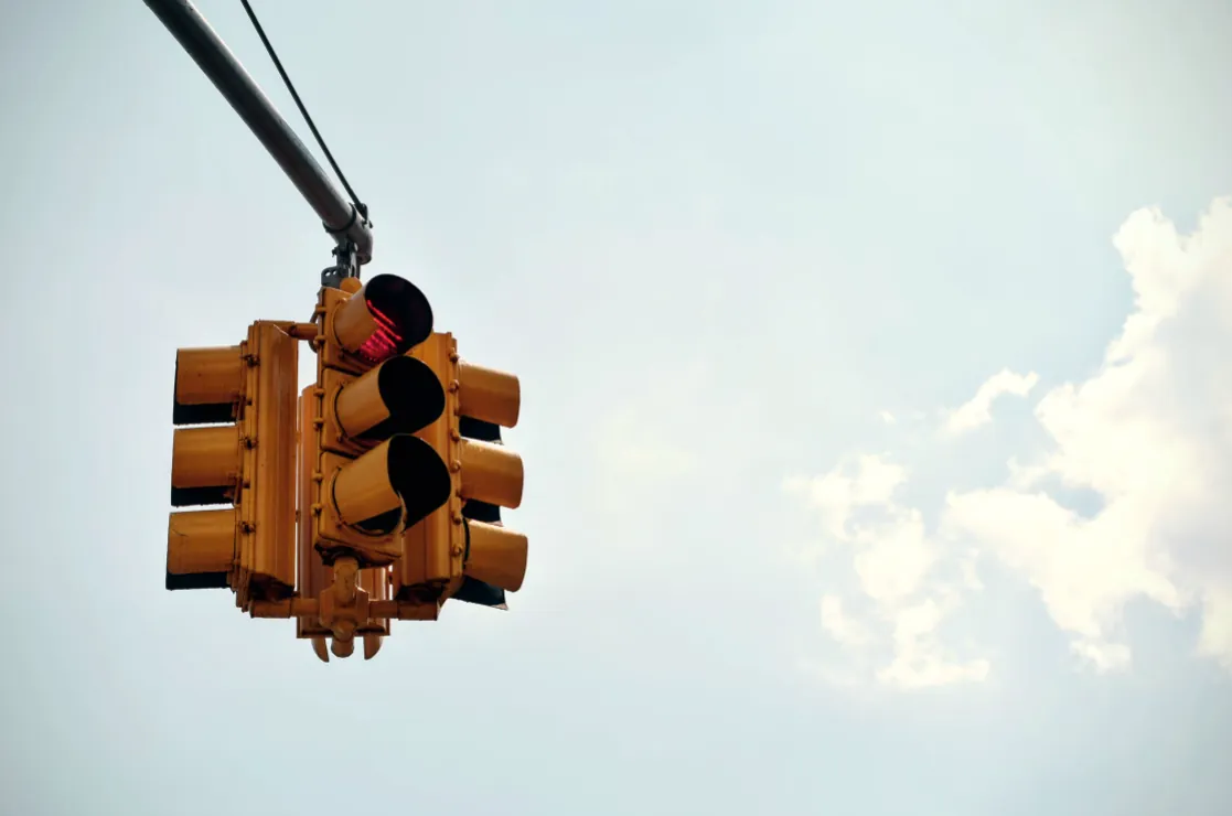 How are sober living homes in the United States regulated? What laws affect sober living homes? National regulations? Read on to discover the answers to these questions.